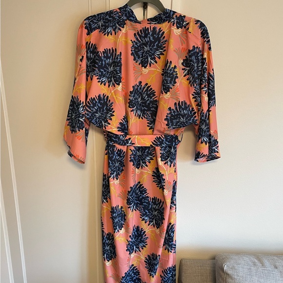 Mott50 Swim Coverup - Picture 2 of 3